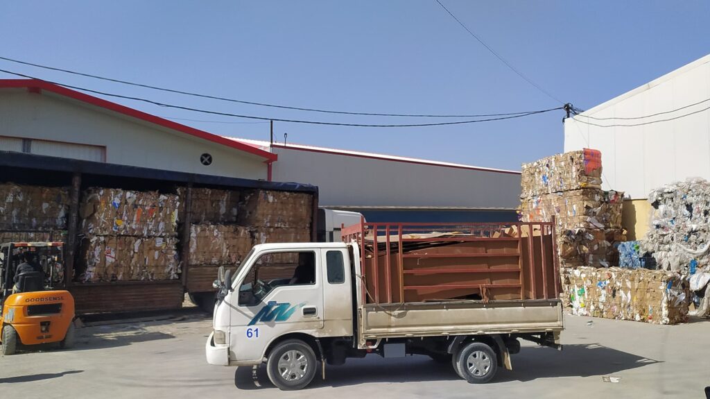 تحویل روزانه و شاٰرژ انبار کارتن در شهرهای مختلف کردستان عراق