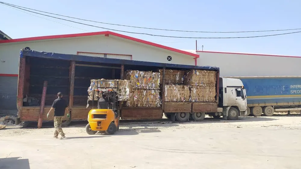 An immediate and tangible outcome of the project has been the full operationalisation of the upstream raw-material sector. Sahi Rasa’s commercial team has established a complete collection, sorting, quality-control, pressing and export chain for waste paper and cardboard across Iraq and the Kurdistan Region. Material is compacted into standardised 1-tonne high-density bales and exported primarily to established buyers in Iran and Turkey.